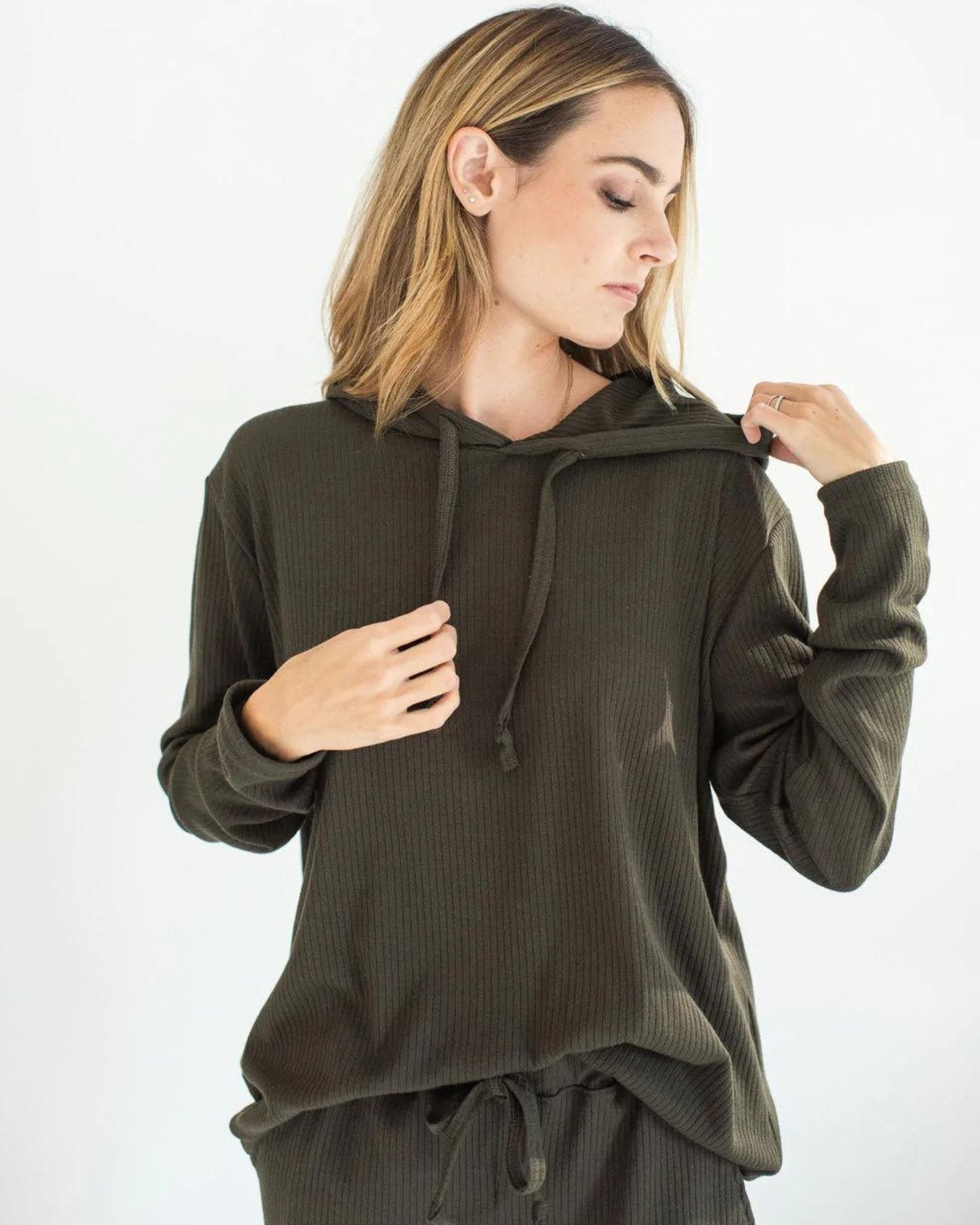 Ribbed Hooded Pullover